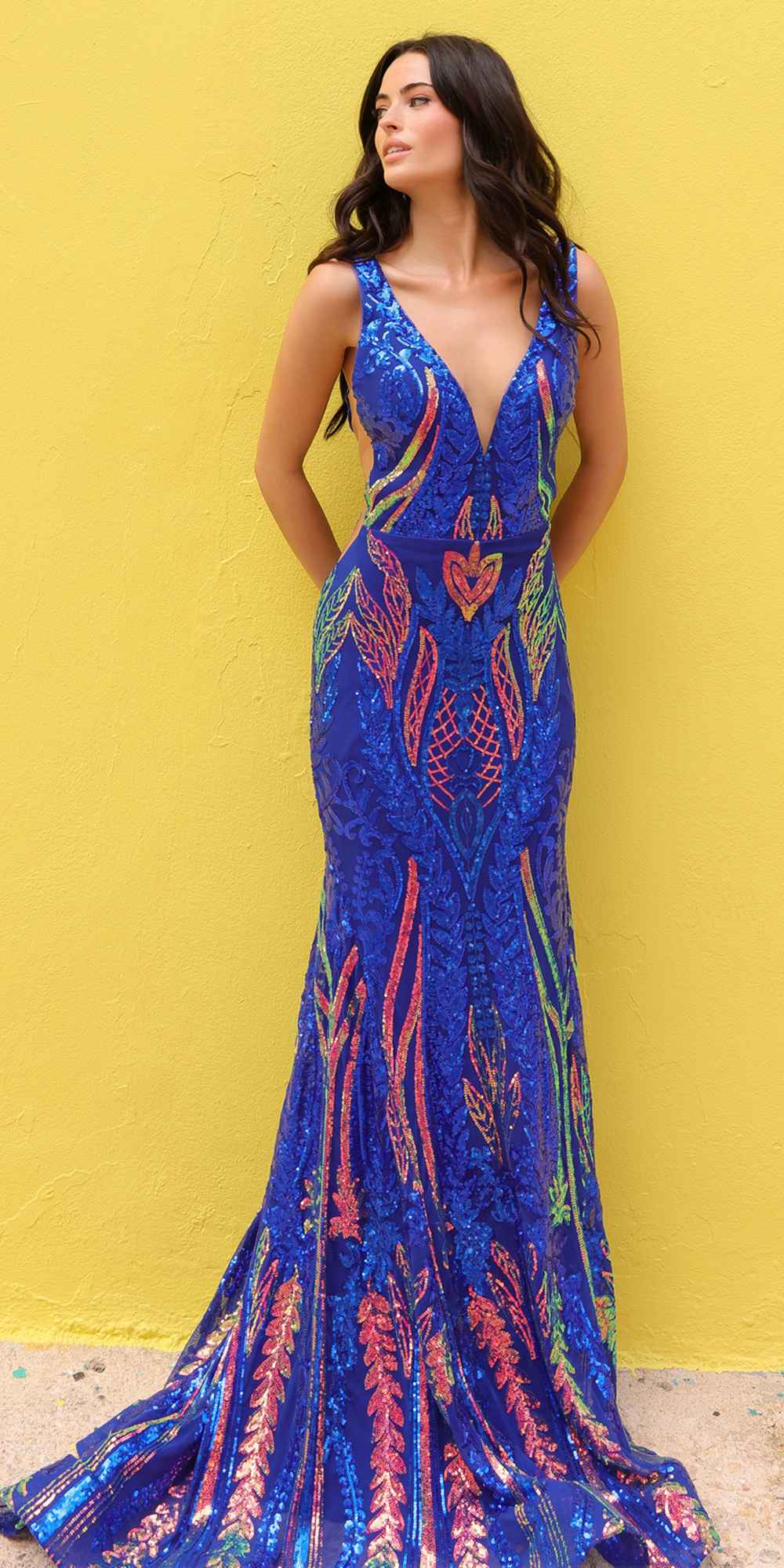 Nox Anabel Long Plunging V-Neck Fitted Sequin Print Gown