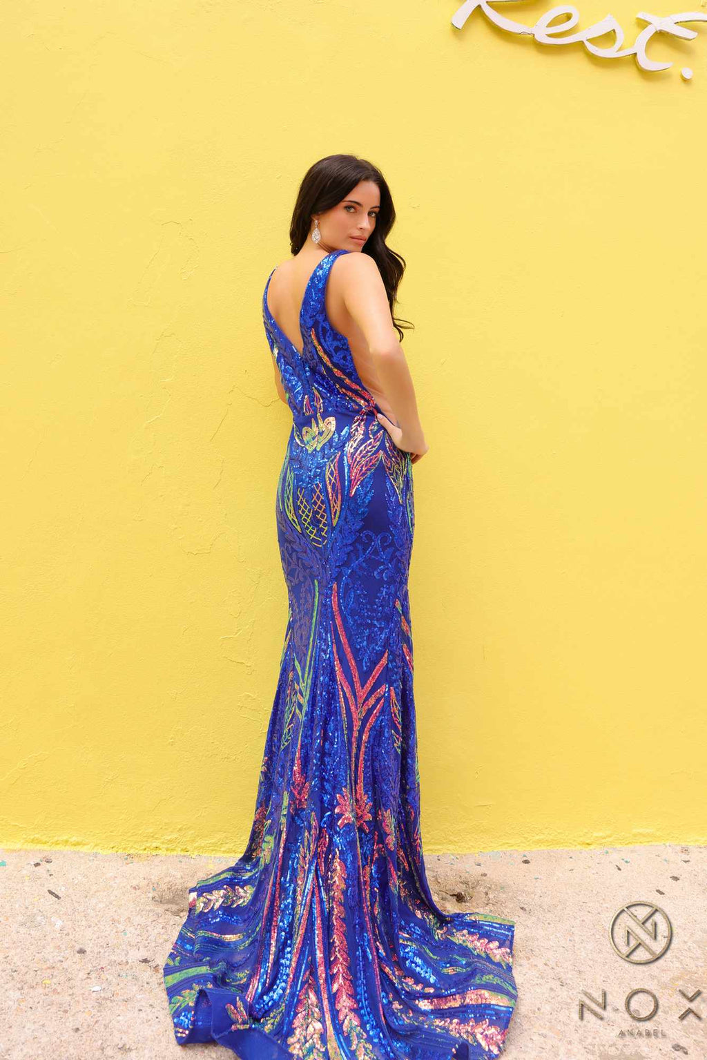 Nox Anabel Long Plunging V-Neck Fitted Sequin Print Gown