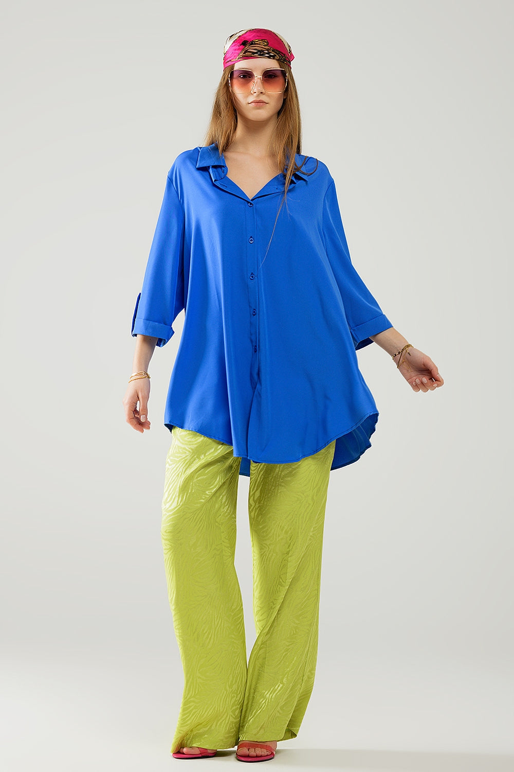 Shirt made of very soft and light fabric in electric blue