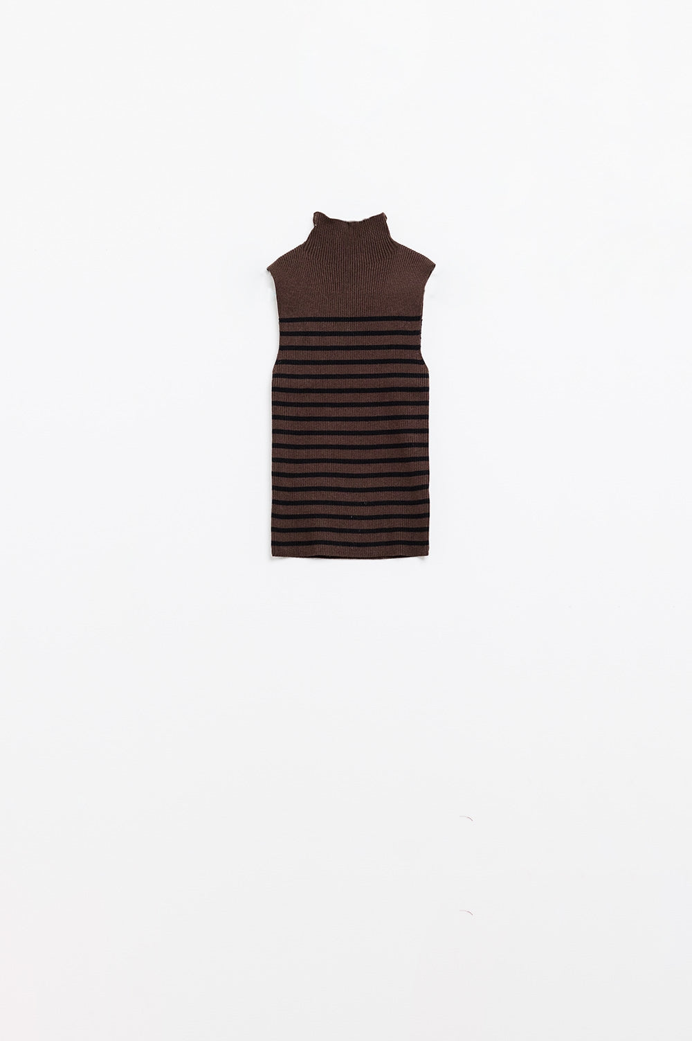 Striped high neck sweater In brown